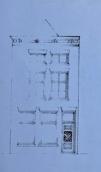 <p>Op de bouwtekening van 1925 is te zien dat de vensters op de verdieping en de zolder destijds nog voorzien waren van een roedeverdeling (Stadsarchief Kampen). </p>
